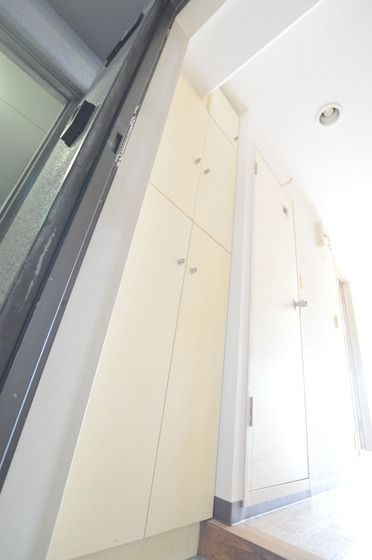 �y���ցz�@���ւɂ͗��T�C�h�ɂ����Ղ�T�C�Y�̃V���[�Y�{�b�N�X�����