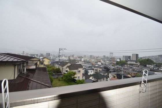 �y���]�z�@