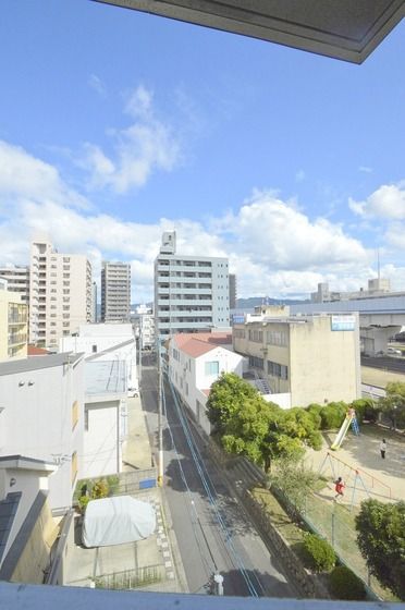 �y���]�z�@