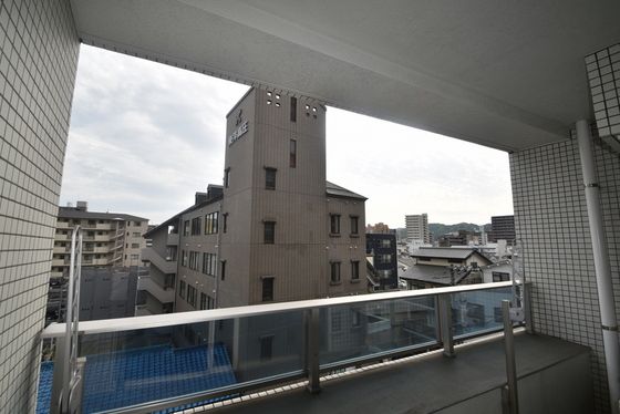 �y���]�z�@