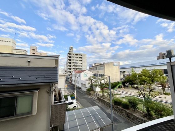 �y���]�z�@