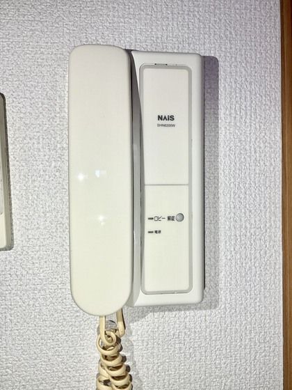 �y�Z�L�����e�B�z�@