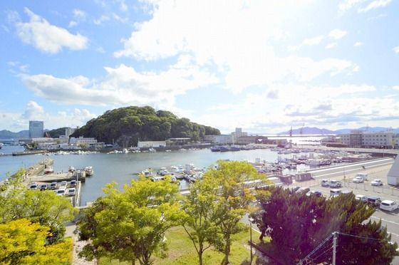 �y���]�z�@