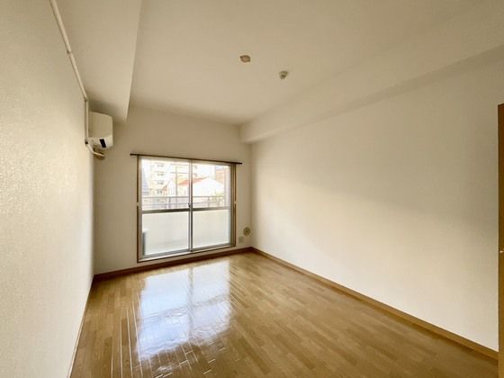 �y�����E���r���O�z�@