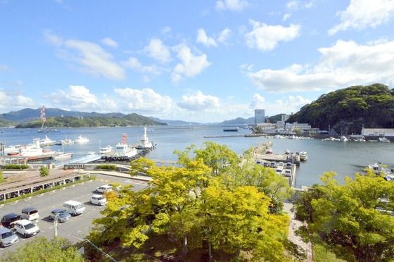 �y���]�z�@