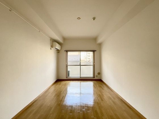 �y�����E���r���O�z�@