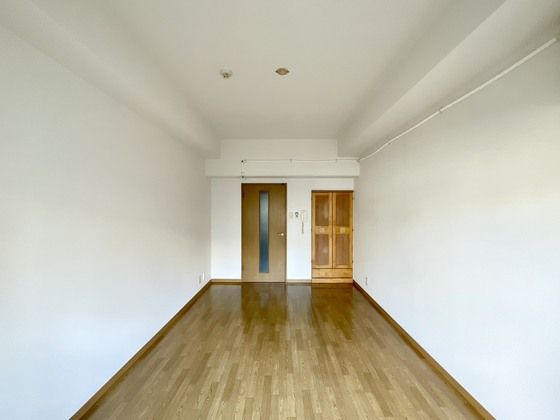 �y�����E���r���O�z�@