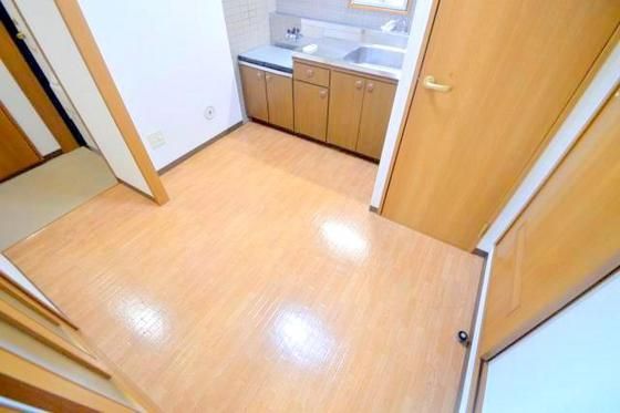 �y�����E���r���O�z�@���r���O