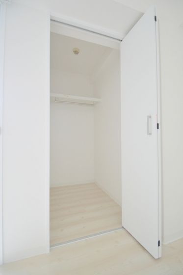 �y���[�z�@�N���[�[�b�g���قڃE�H�[�N�C���ł����Ⴂ�܂��_(^o^)�^