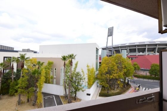 �y���]�z�@