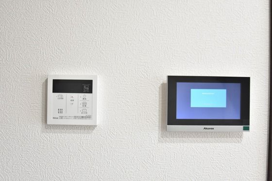 �y�Z�L�����e�B�z�@