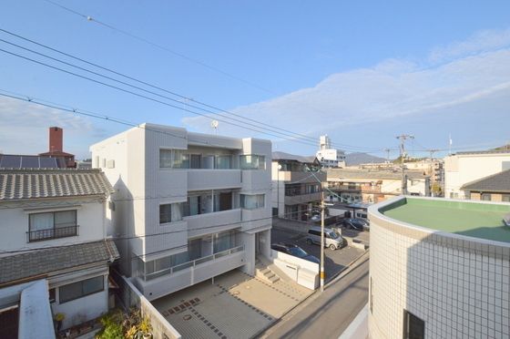 �y���]�z�@