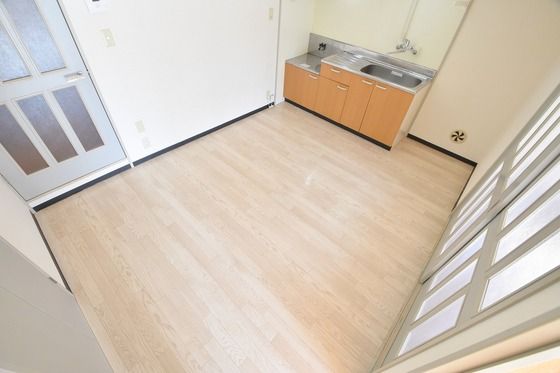 �y�����E���r���O�z�@