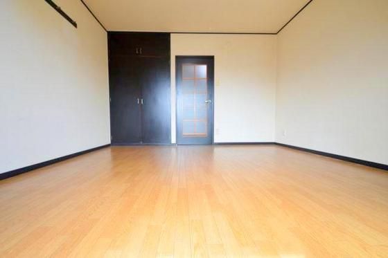 �y�����E���r���O�z�@