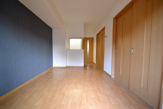 �y�����E���r���O�z�@