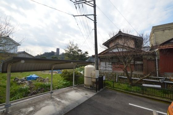 �y���]�z�@