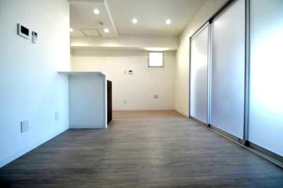 �y�����E���r���O�z�@