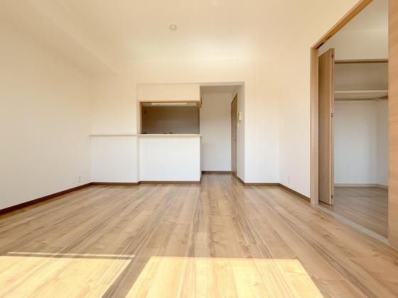 �y�����E���r���O�z�@