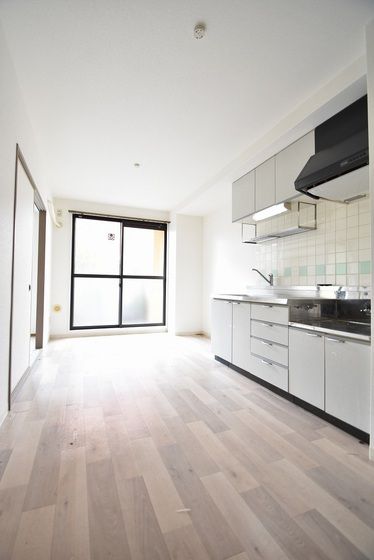 �y�����E���r���O�z�@