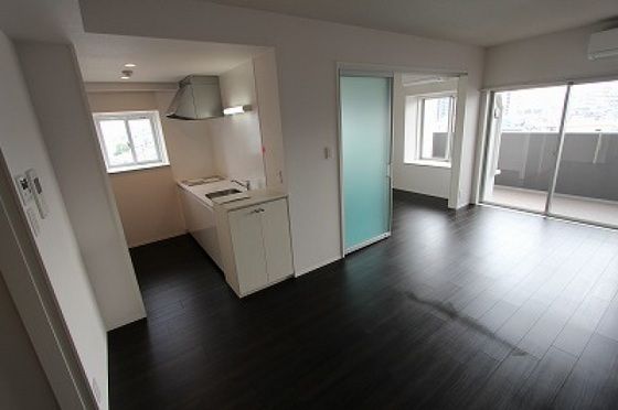 �y�����E���r���O�z�@���ʕ����̎ʐ^�ƂȂ�܂�