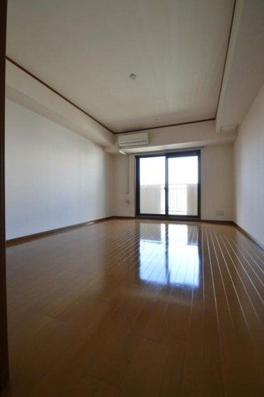 �y�����E���r���O�z�@