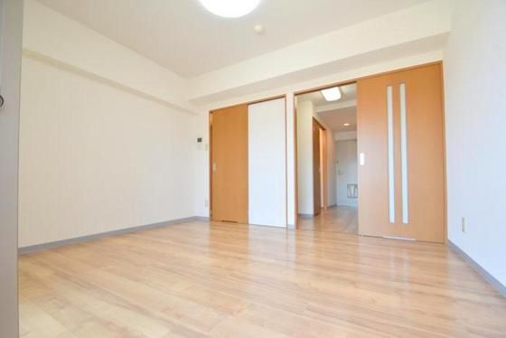 �y�����E���r���O�z�@