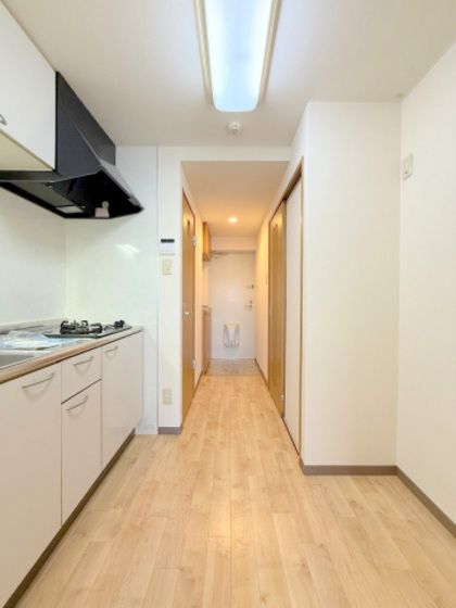 �y�����E���r���O�z�@