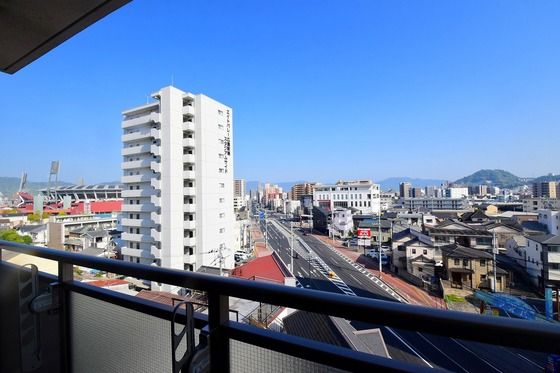 �y���]�z�@