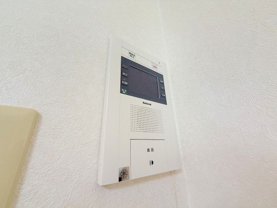 �y�Z�L�����e�B�z�@