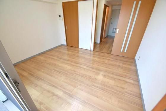 �y�����E���r���O�z�@