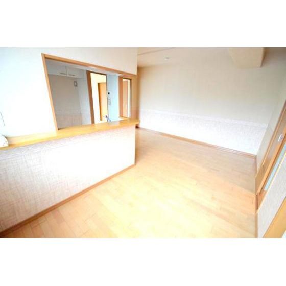 �y���̑������E�X�y�[�X�z�@���r���O13.0��