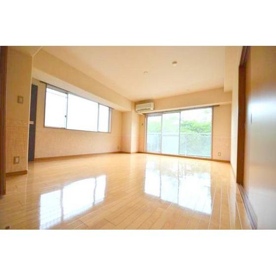 �y�����E���r���O�z�@�m��13.7��