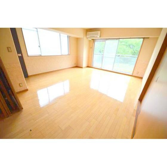 �y�����E���r���O�z�@�m��13.7��