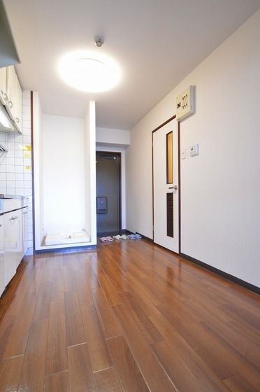 �y�����E���r���O�z�@