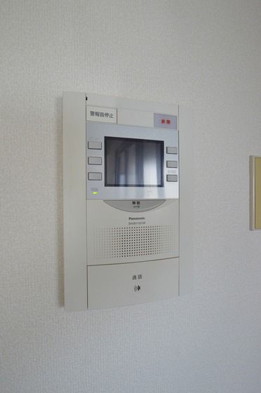 �y�Z�L�����e�B�z�@