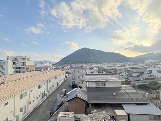 �y���]�z�@