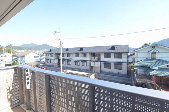 �y���]�z�@