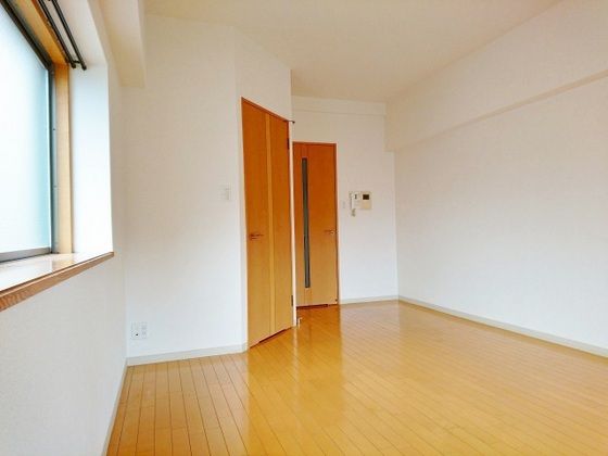 �y�����E���r���O�z�@