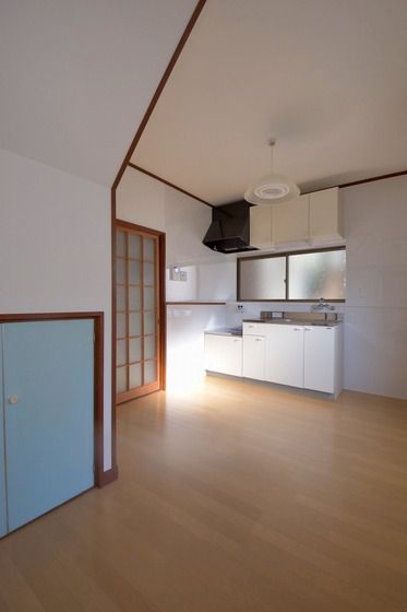 �y�����E���r���O�z�@