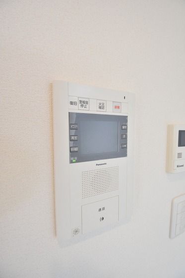 �y�Z�L�����e�B�z�@���j�^�[�t���C���^�[�z����