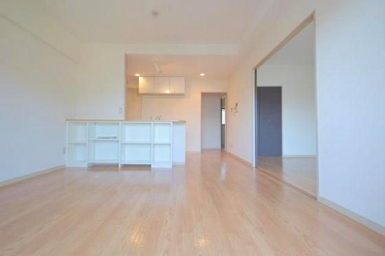 �y�����E���r���O�z�@