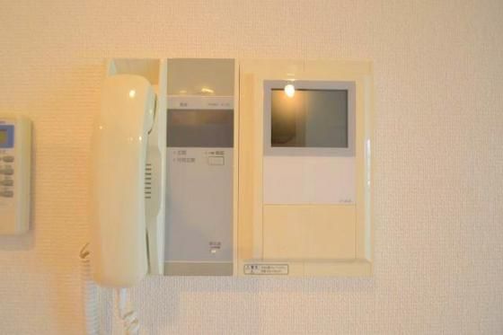 �y�Z�L�����e�B�z�@