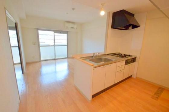 �y�����E���r���O�z�@