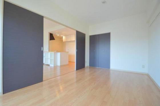 �y�����E���r���O�z�@