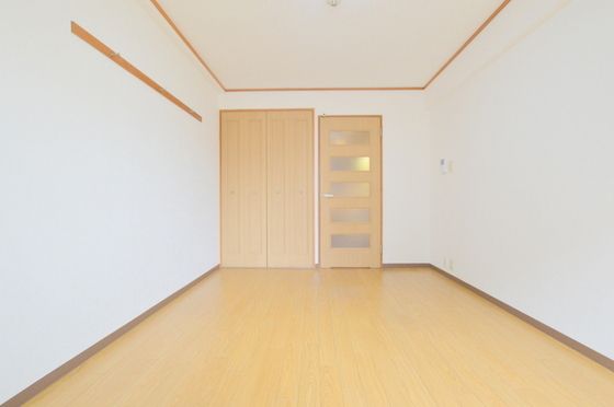 �y�����E���r���O�z�@