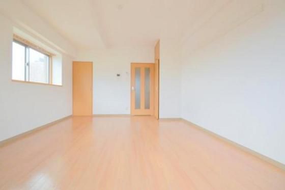 �y�����E���r���O�z�@