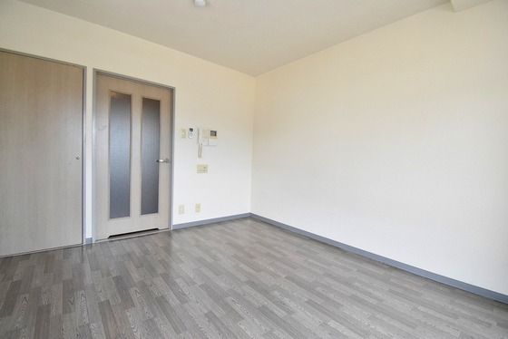 �y�����E���r���O�z�@