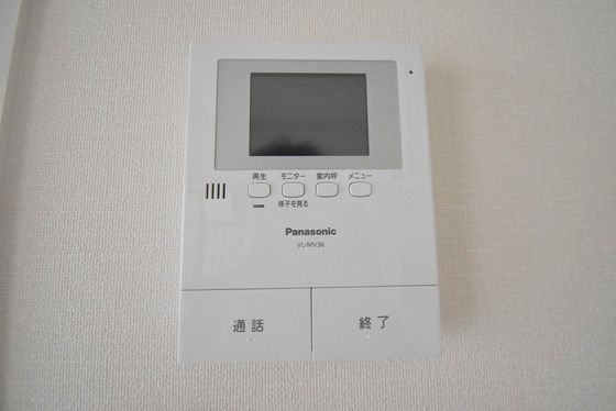 �y�Z�L�����e�B�z�@