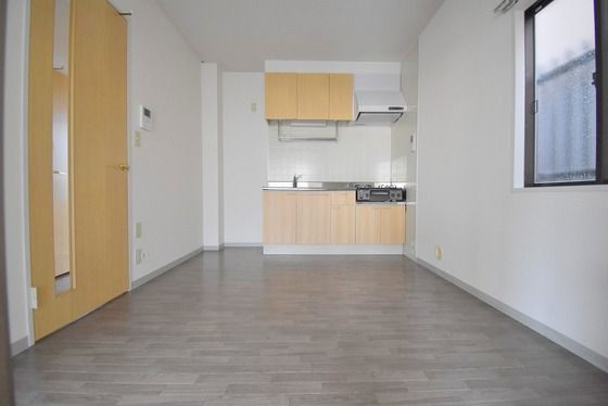 �y�����E���r���O�z�@