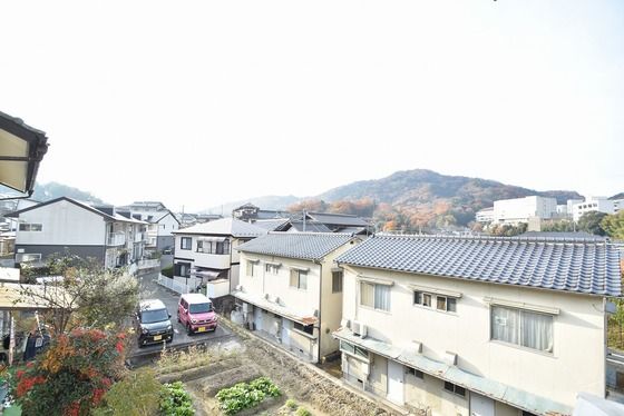 �y���]�z�@